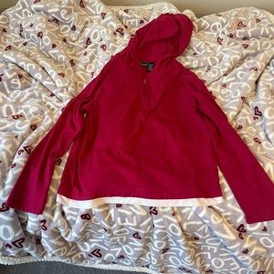 Sweatshirt with a hood and white detail